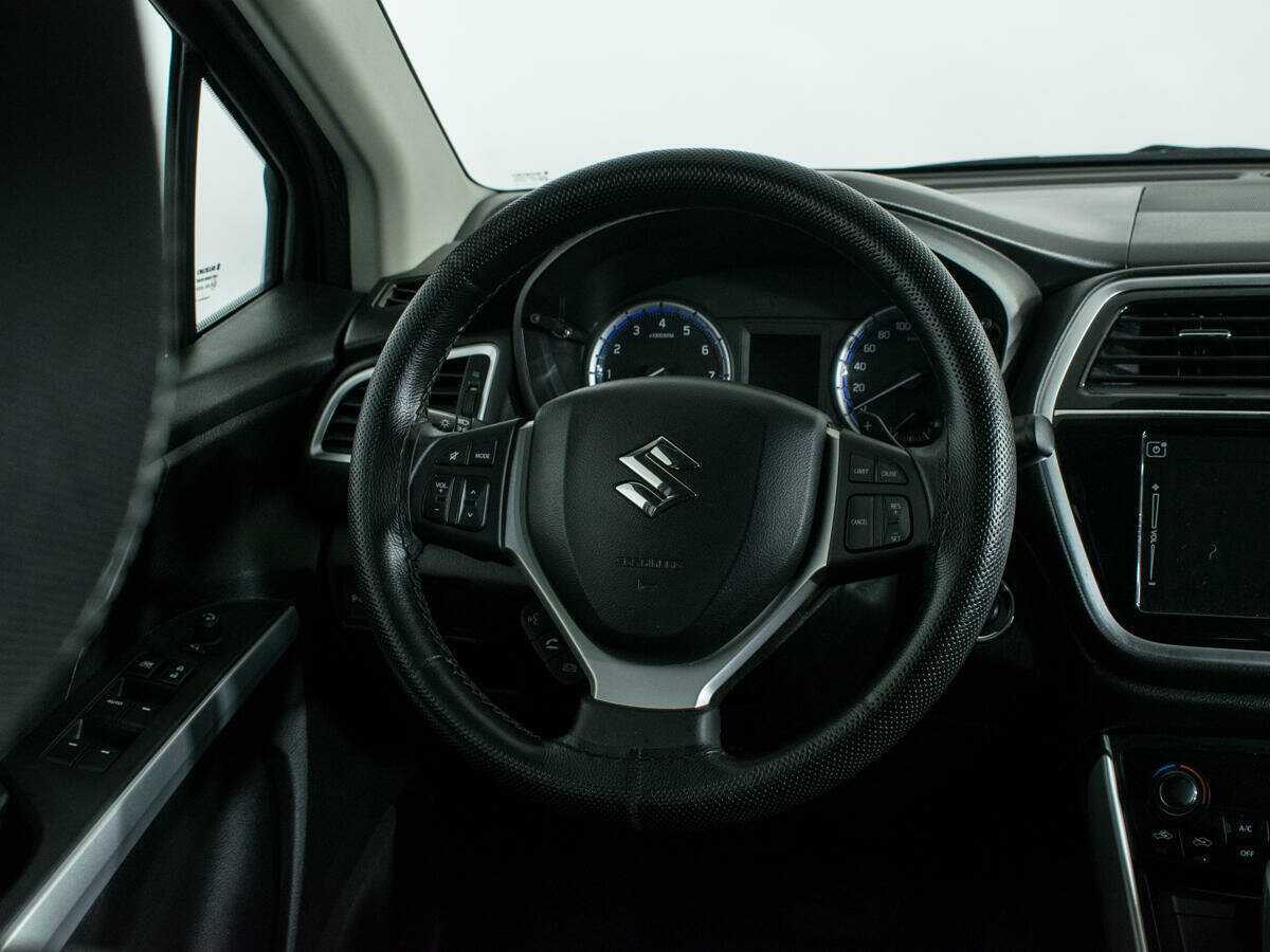 Suzuki SX4 с пробегом — 2018 год. Фото: #13