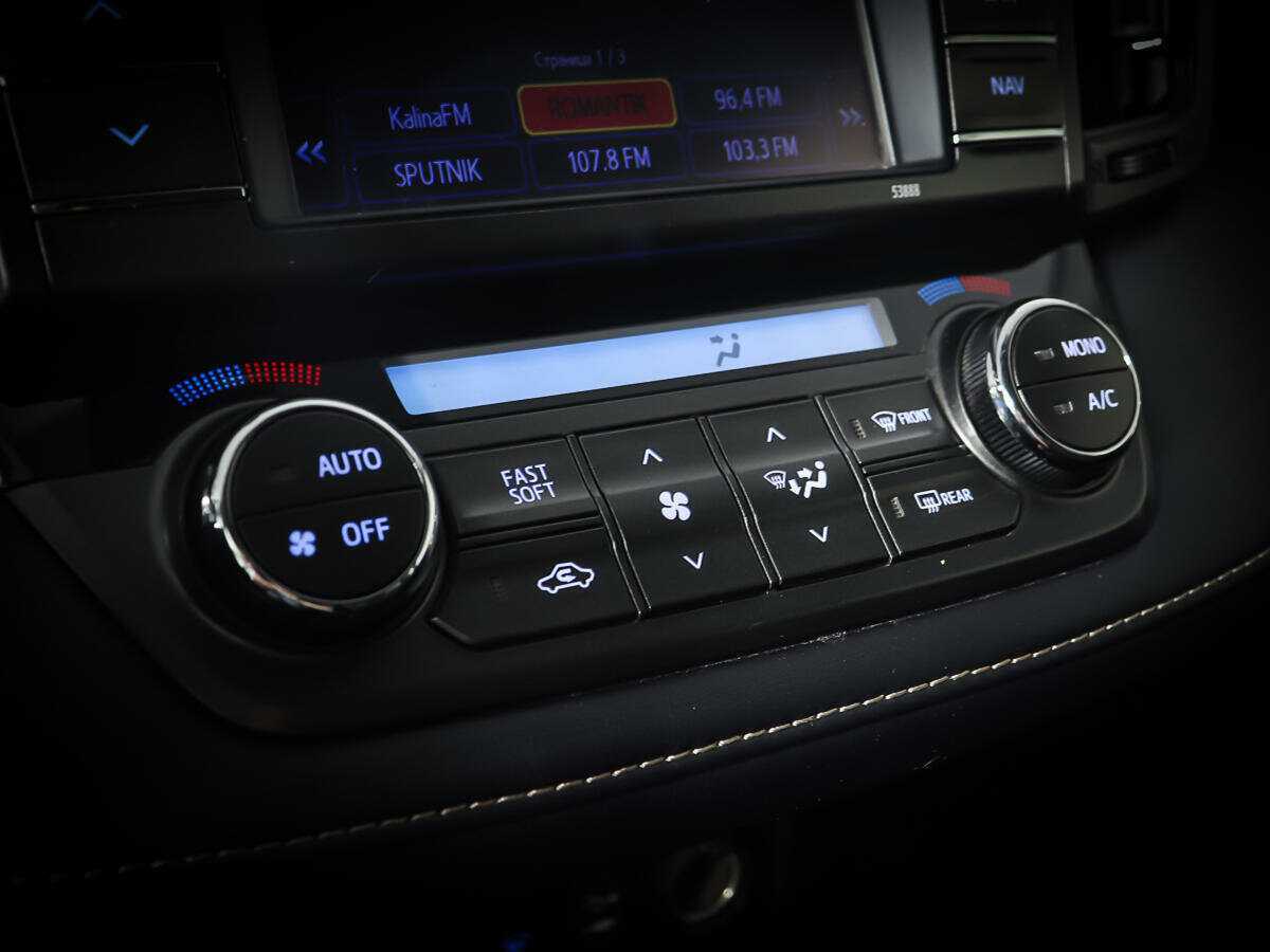 Toyota RAV4 с пробегом — 2013 год. Фото: #15