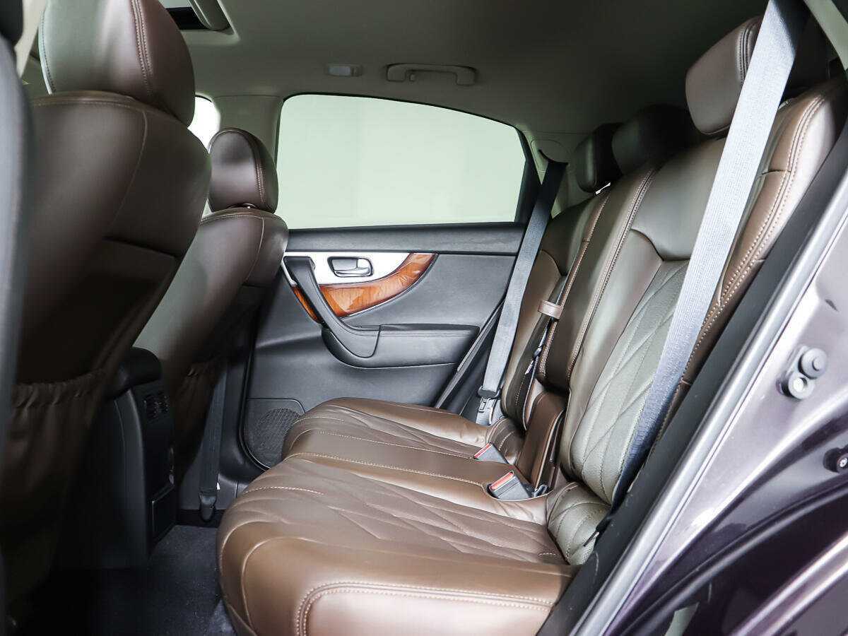 Infiniti FX с пробегом — 2012 год. Фото: #9