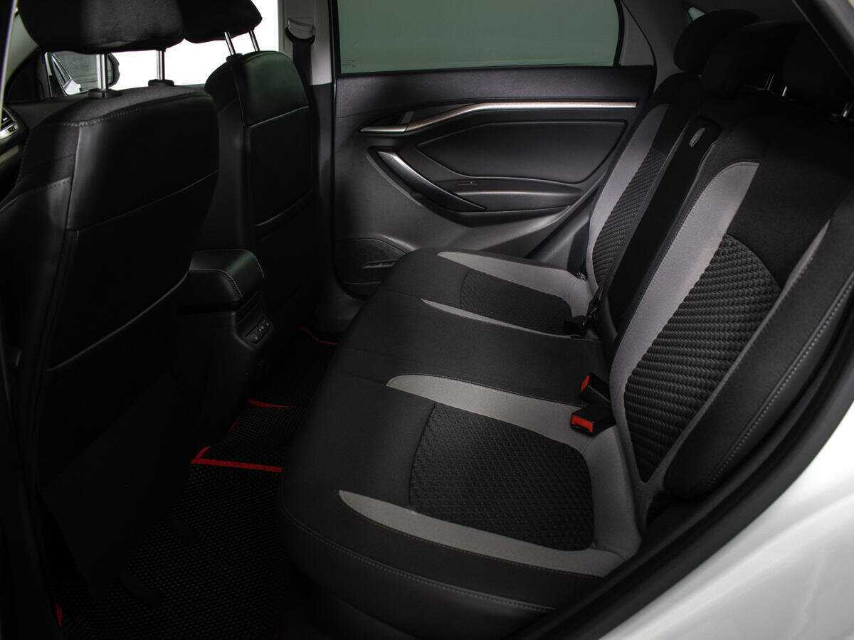 Lada (ВАЗ) Vesta с пробегом — 2018 год. Фото: #7