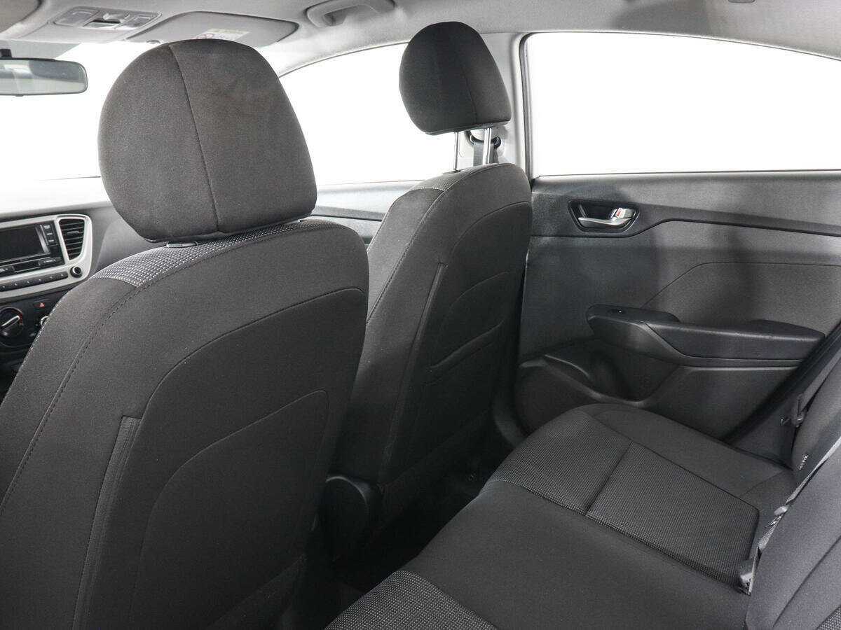 Hyundai Accent с пробегом — 2022 год. Фото: #11