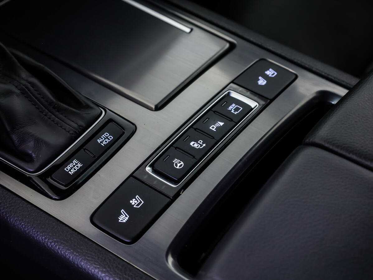 Hyundai Genesis с пробегом — 2014 год. Фото: #16