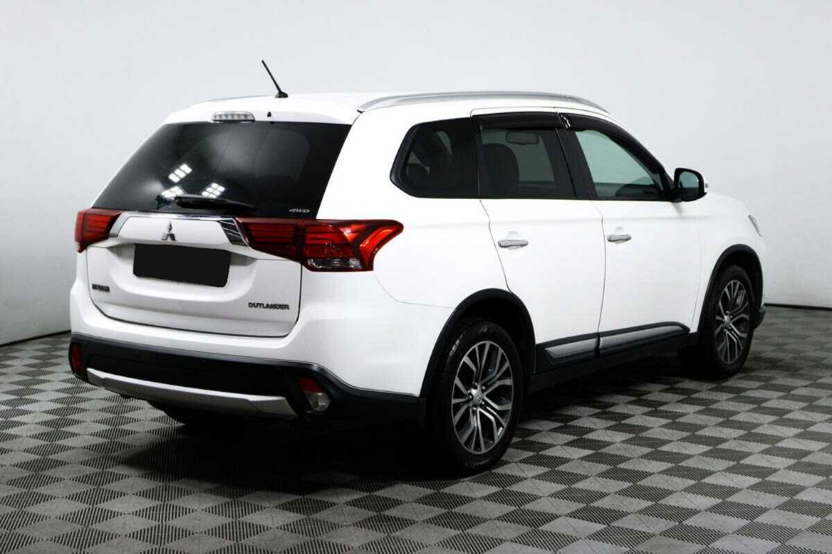 Mitsubishi Outlander с пробегом — 2016 год. Фото: #4