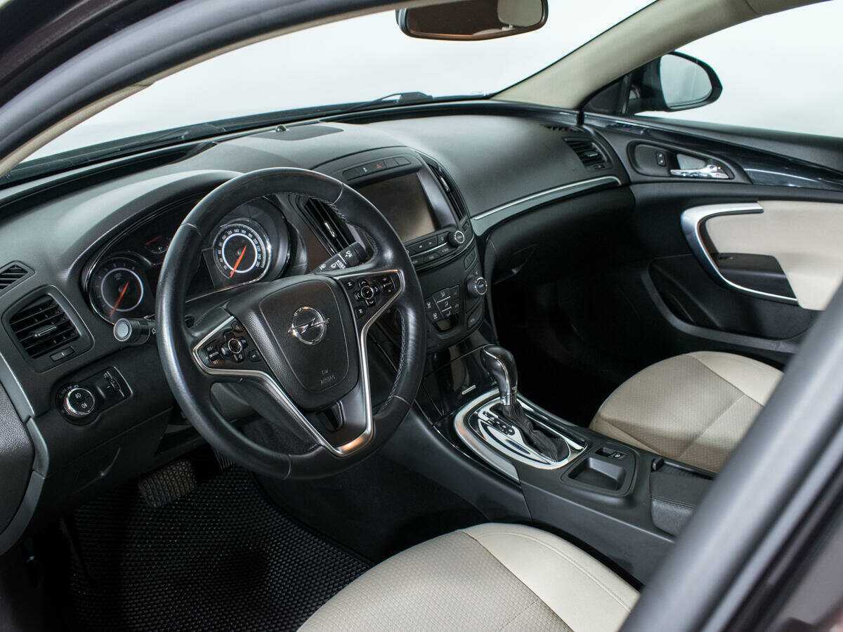 Opel Insignia с пробегом — 2014 год. Фото: #12