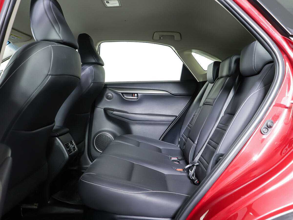 Lexus NX с пробегом — 2015 год. Фото: #9