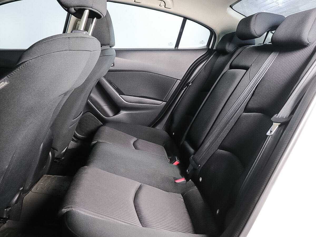 Mazda 3 с пробегом — 2014 год. Фото: #9