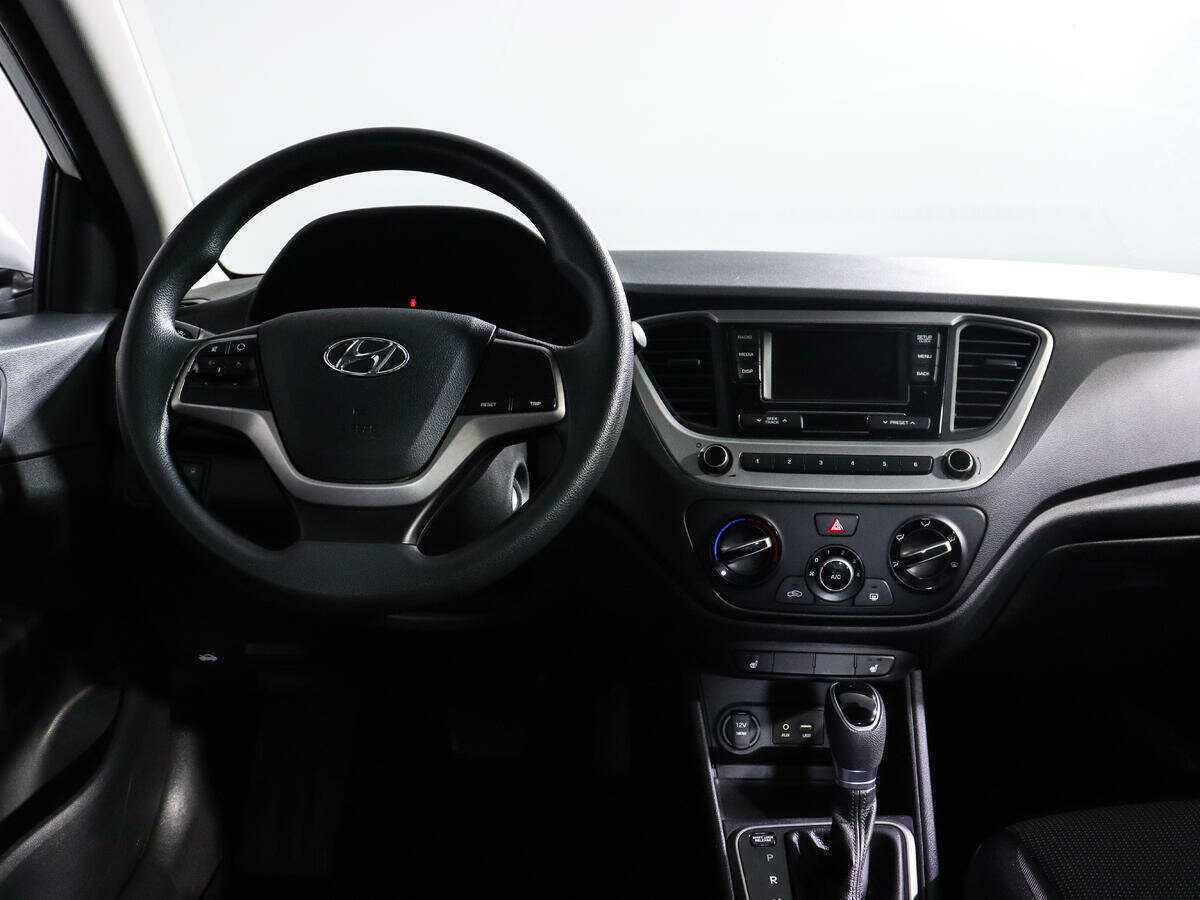 Hyundai Solaris с пробегом — 2017 год. Фото: #9