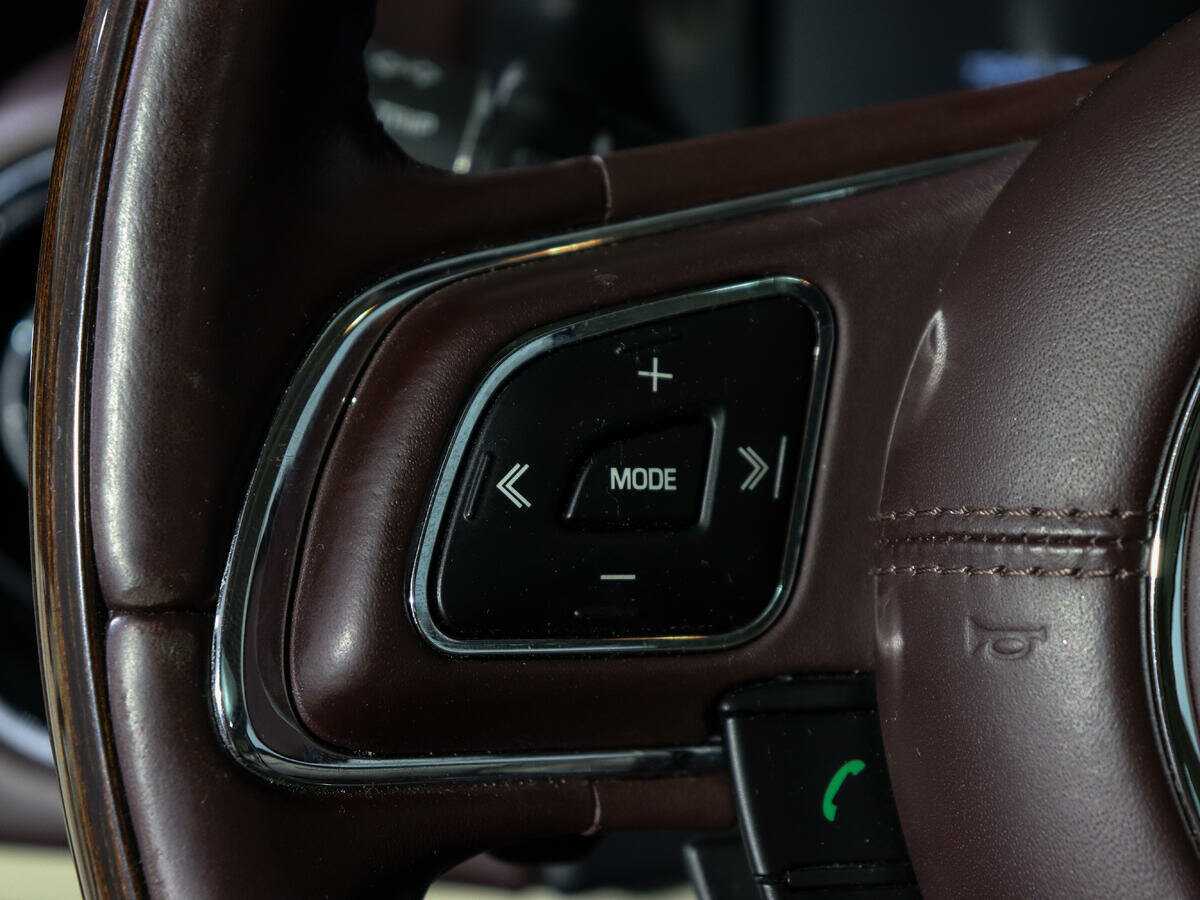 Jaguar XJ с пробегом — 2014 год. Фото: #29