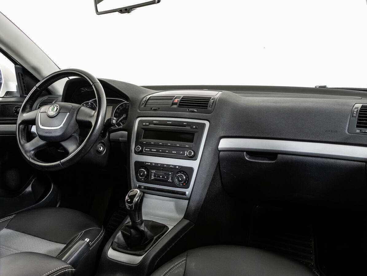 Skoda Octavia с пробегом — 2013 год. Фото: #6