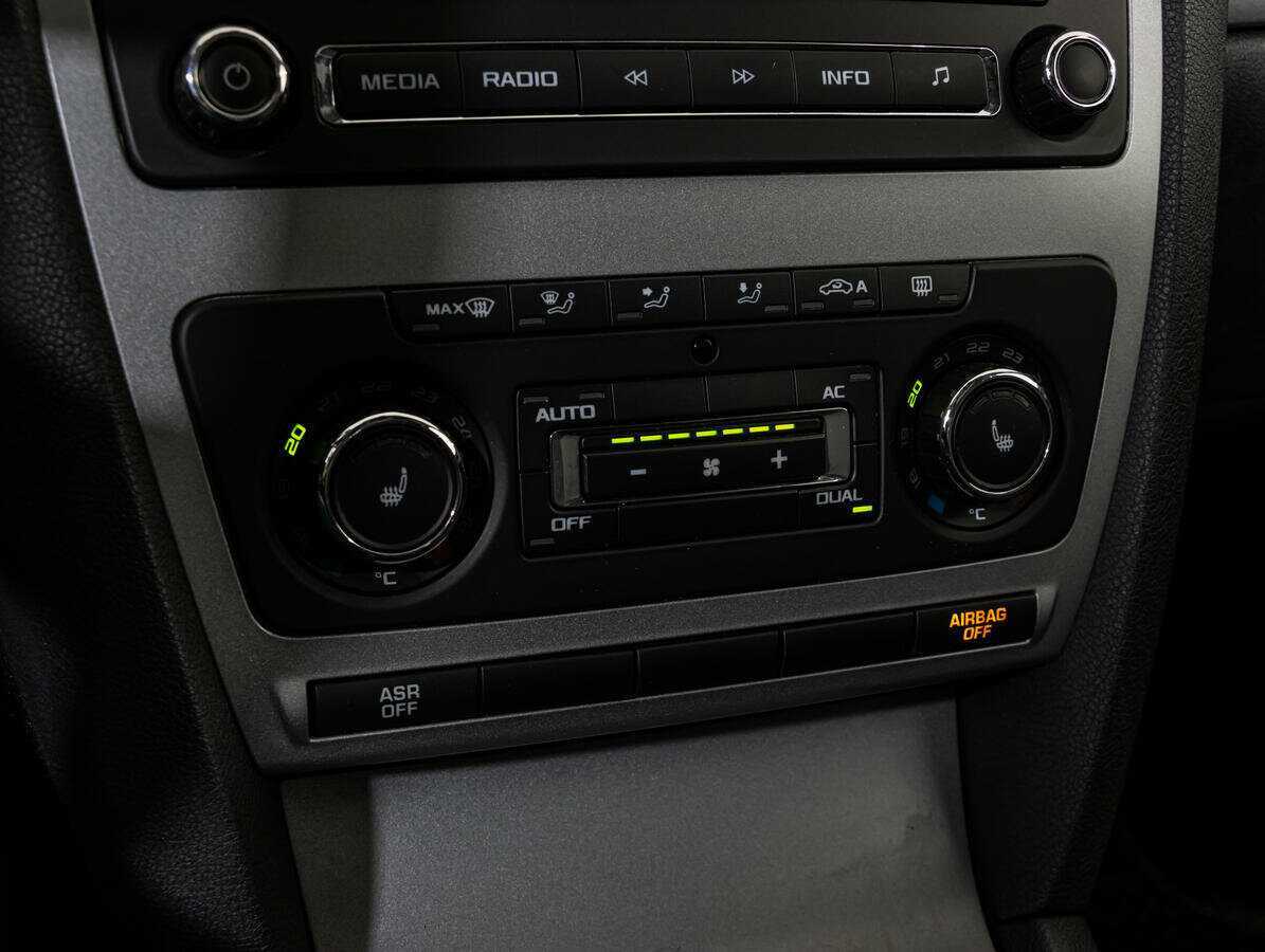 Skoda Octavia с пробегом — 2013 год. Фото: #10