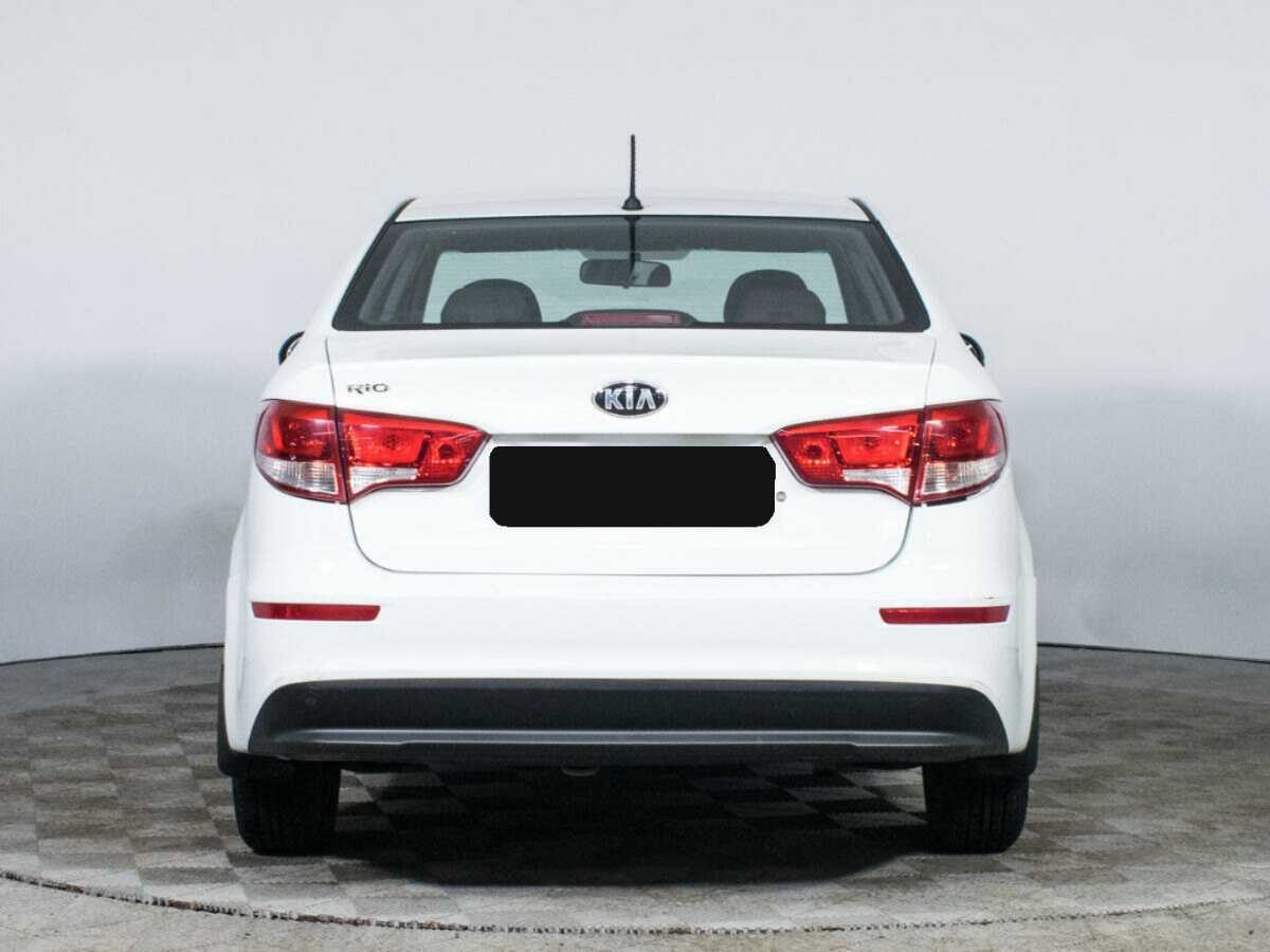 Kia Rio с пробегом — 2015 год. Фото: #5