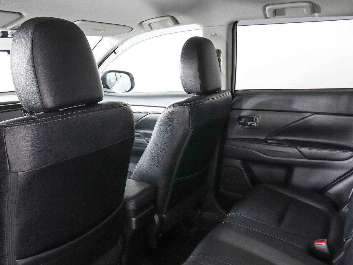 Mitsubishi Outlander с пробегом — 2013 год. Фото: #11