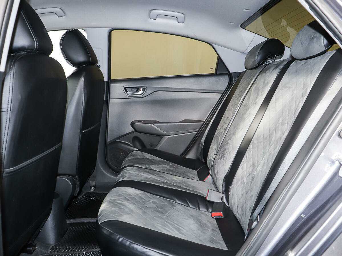 Hyundai Solaris с пробегом — 2021 год. Фото: #9