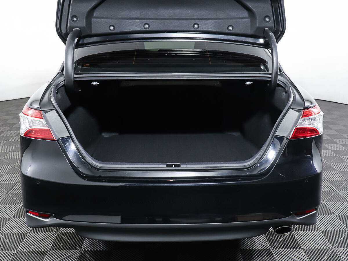 Toyota Camry с пробегом — 2021 год. Фото: #9