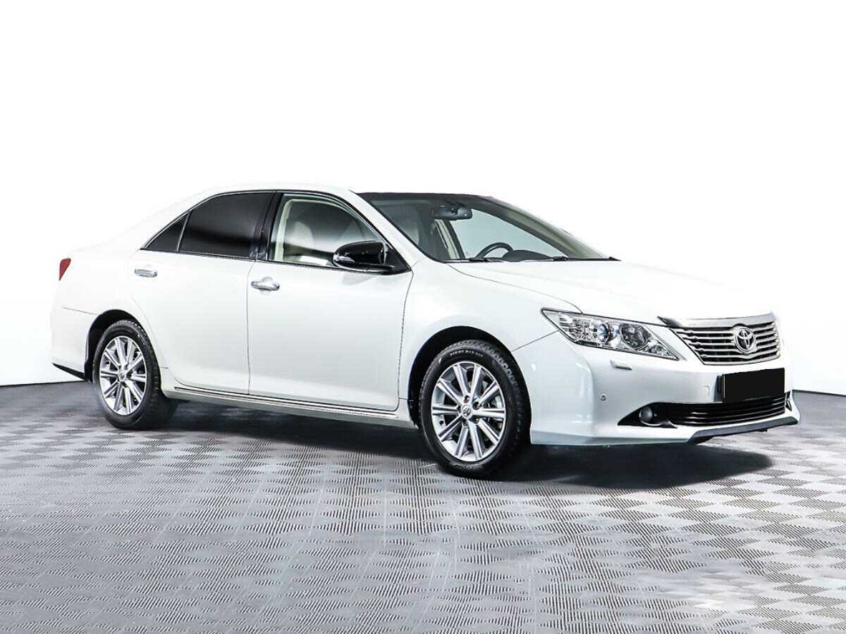 Toyota Camry с пробегом — 2014 год. Фото: #2