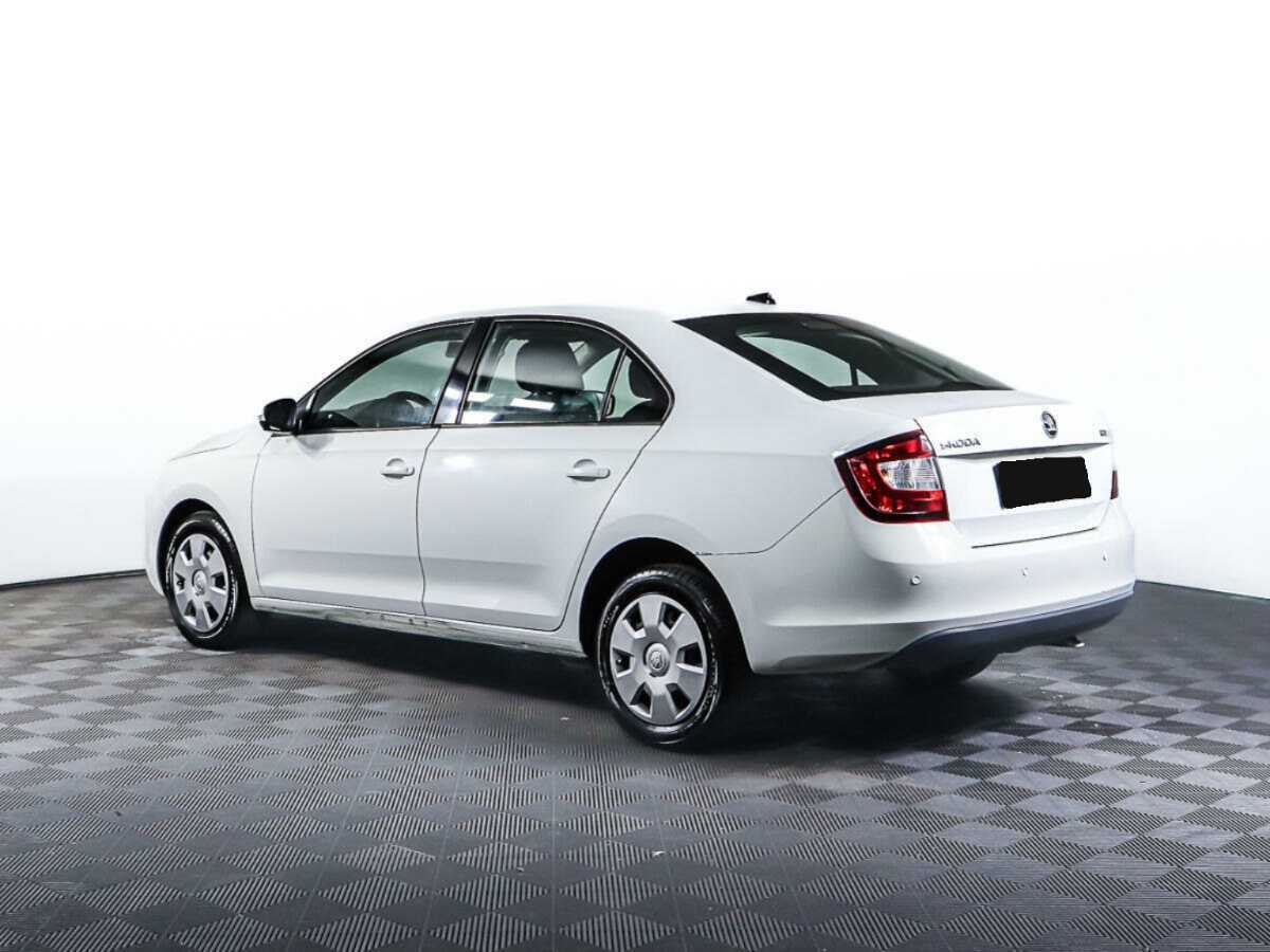 Skoda Rapid с пробегом — 2019 год. Фото: #6