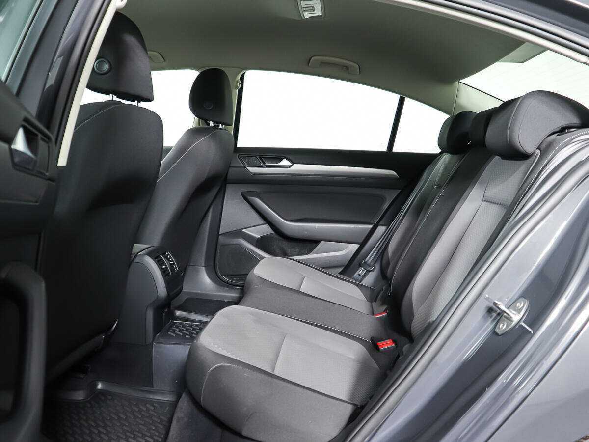 Volkswagen Passat с пробегом — 2017 год. Фото: #10