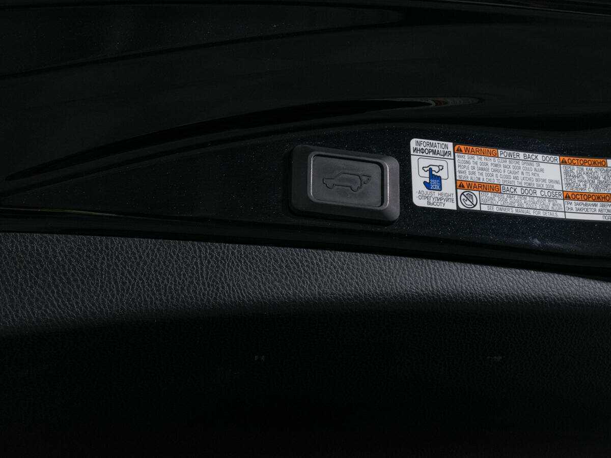 Toyota RAV4 с пробегом — 2018 год. Фото: #7