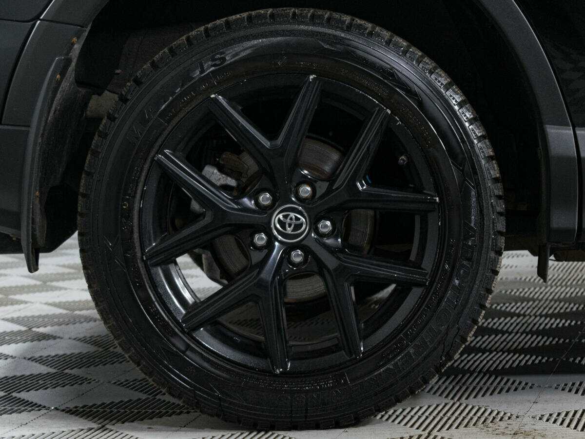 Toyota RAV4 с пробегом — 2018 год. Фото: #17
