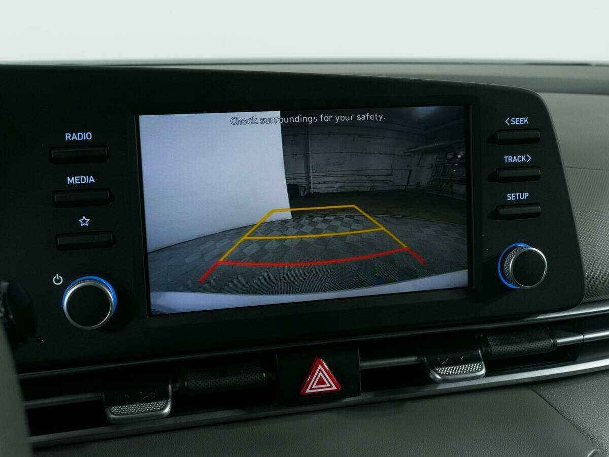 Hyundai Elantra с пробегом — 2021 год. Фото: #14