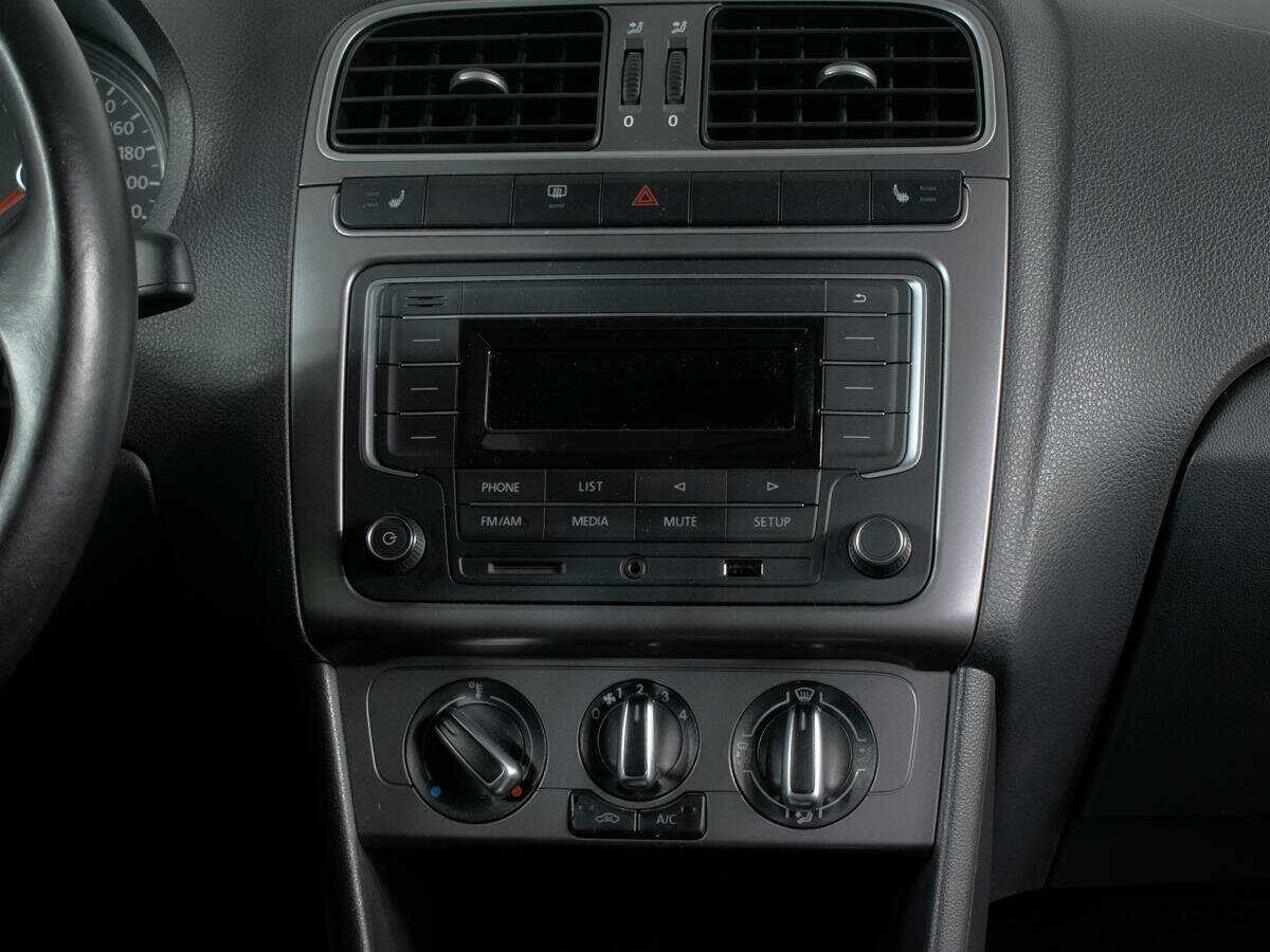 Volkswagen Polo с пробегом — 2019 год. Фото: #7