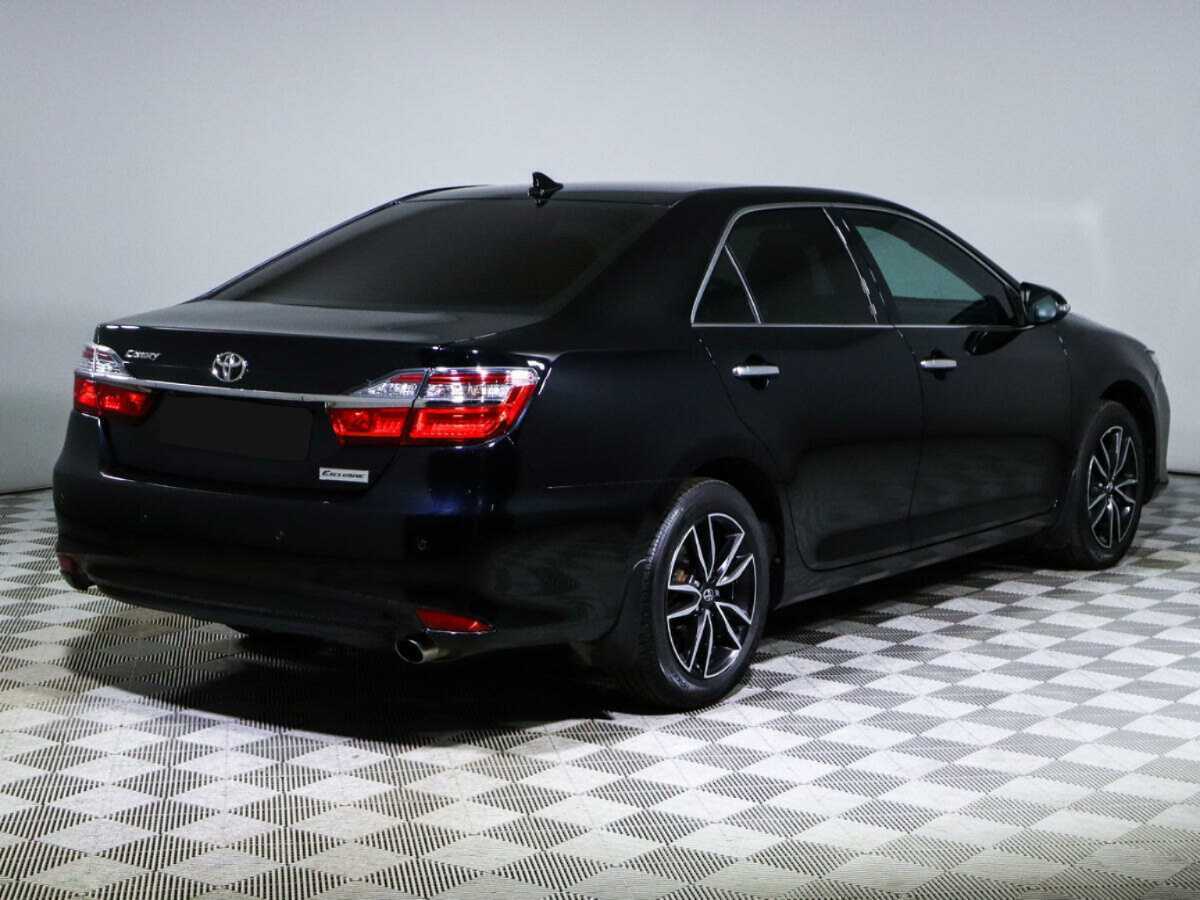 Toyota Camry с пробегом — 2018 год. Фото: #3