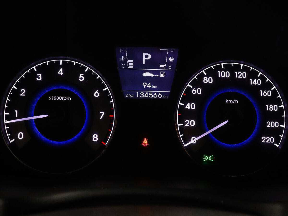 Hyundai Solaris с пробегом — 2012 год. Фото: #10