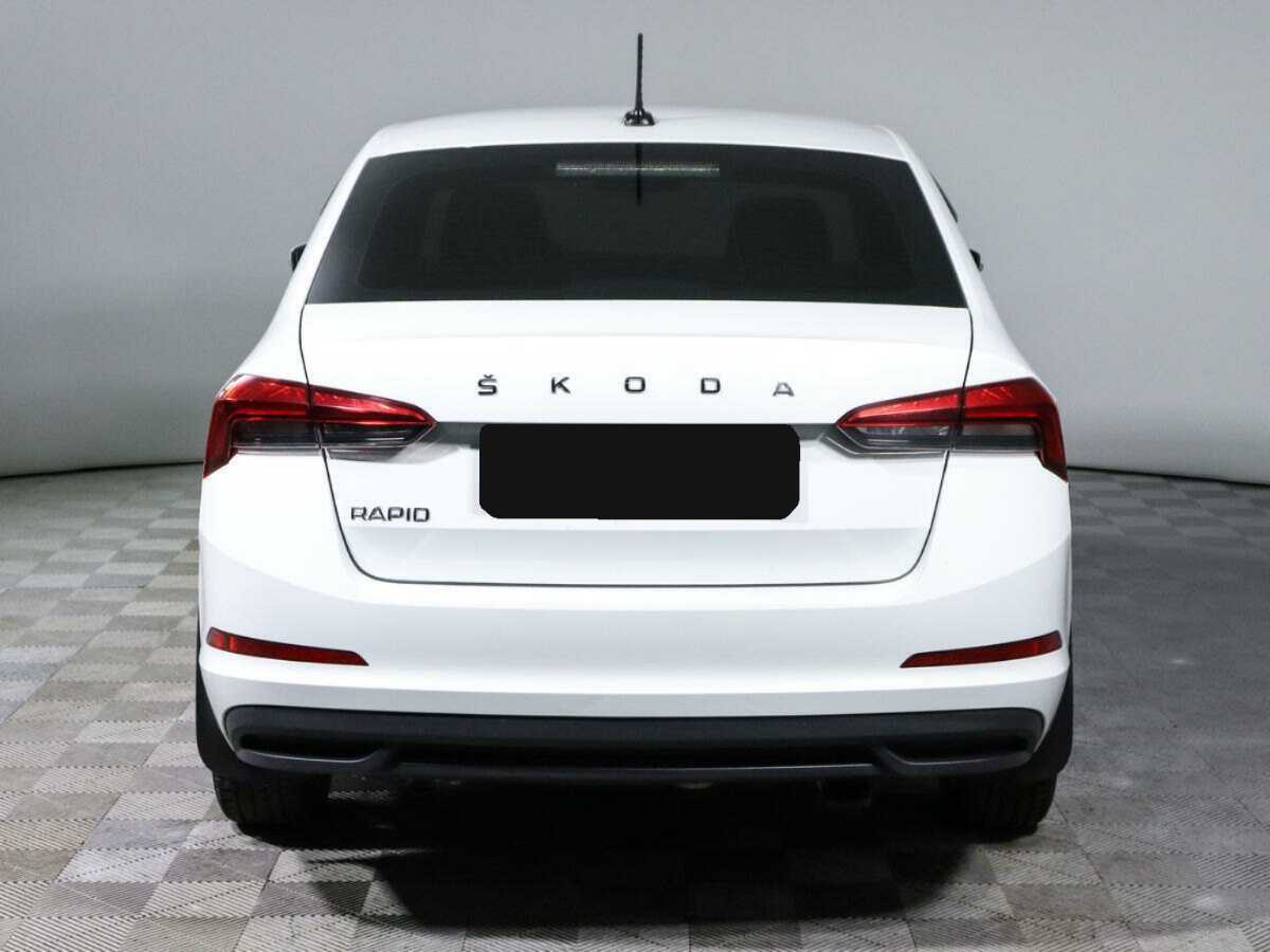 Skoda Rapid с пробегом — 2021 год. Фото: #5