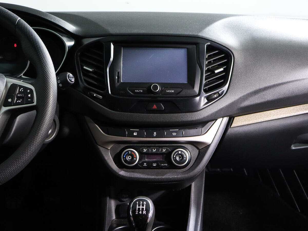 Lada (ВАЗ) Vesta с пробегом — 2019 год. Фото: #12