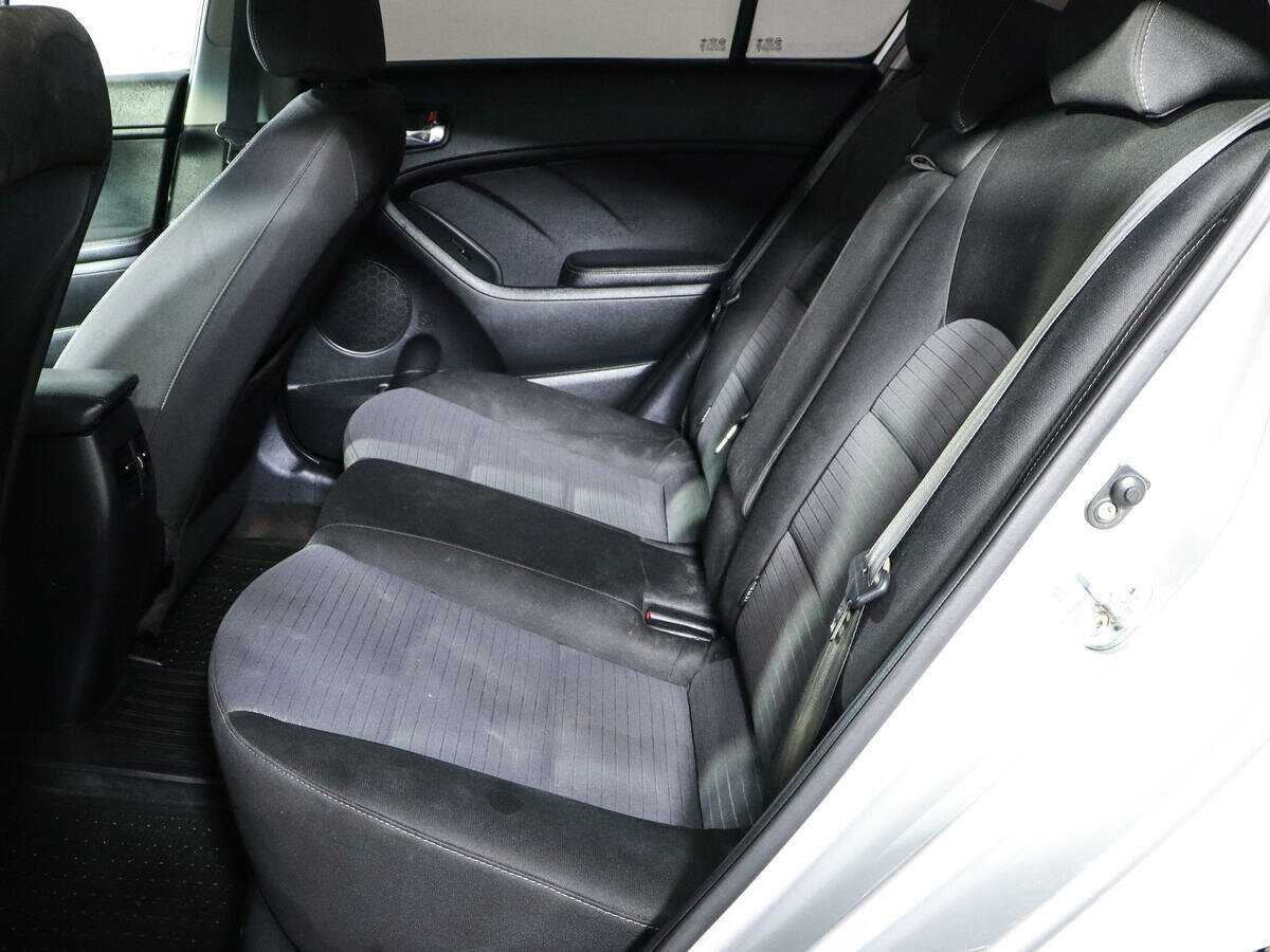 Kia Cerato с пробегом — 2017 год. Фото: #6