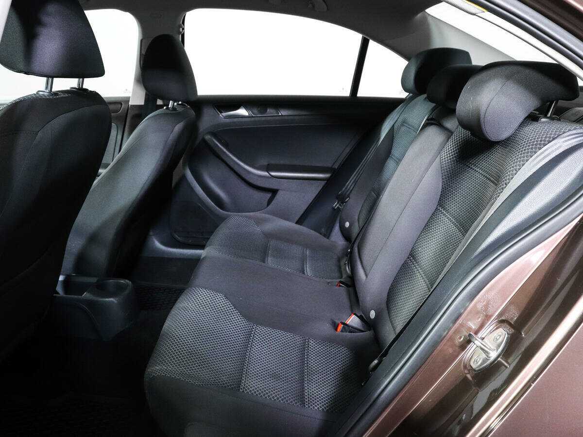 Volkswagen Jetta с пробегом — 2014 год. Фото: #9