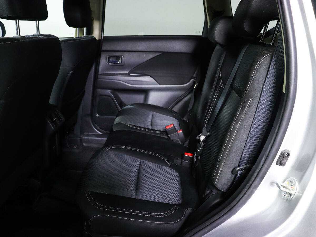 Mitsubishi Outlander с пробегом — 2021 год. Фото: #7