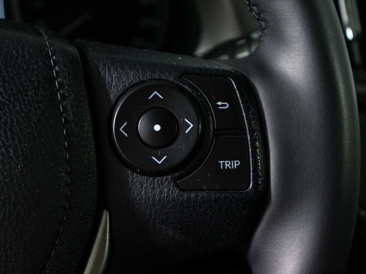 Toyota RAV4 с пробегом — 2015 год. Фото: #17