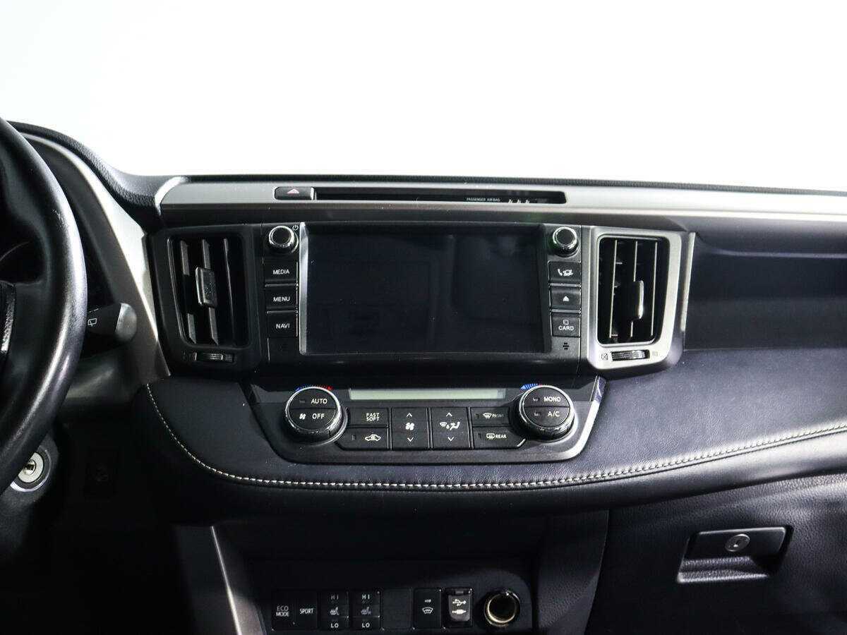 Toyota RAV4 с пробегом — 2017 год. Фото: #10