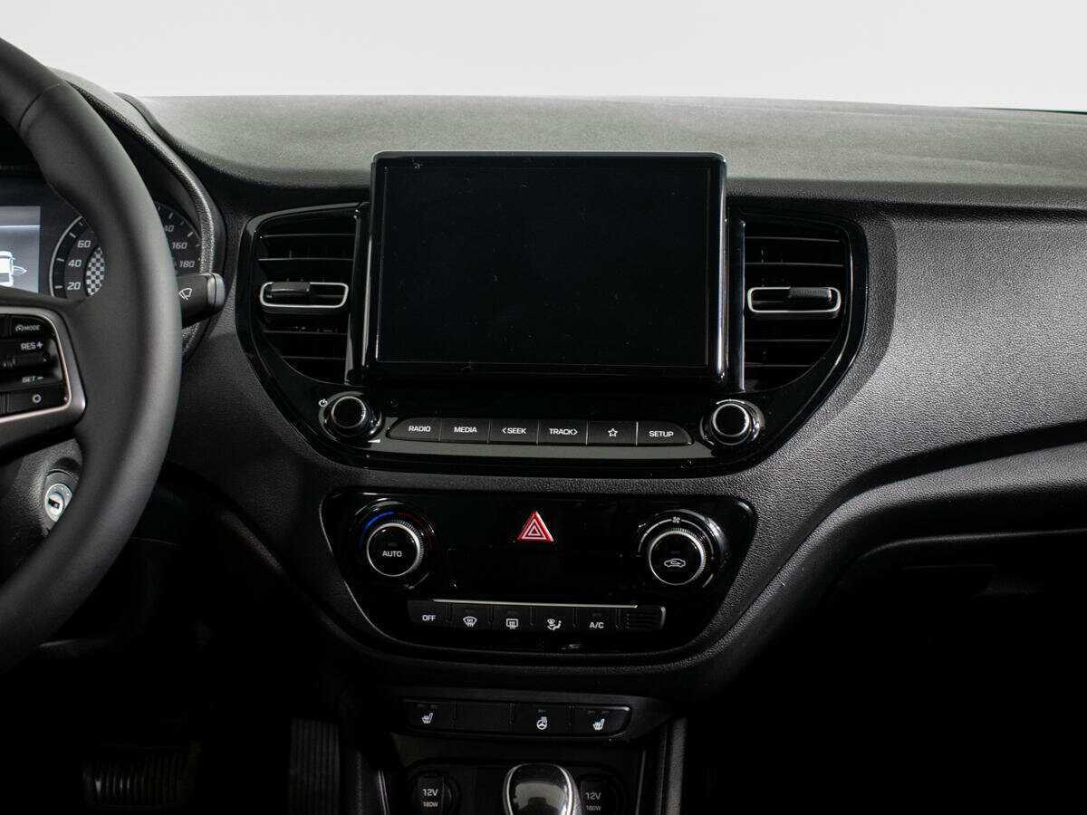 Hyundai Solaris с пробегом — 2021 год. Фото: #9