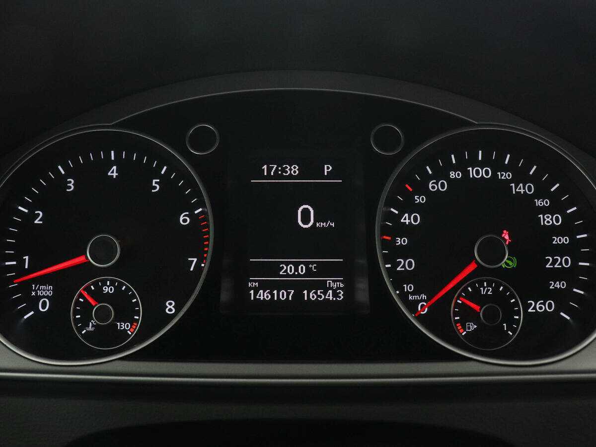 Volkswagen Passat с пробегом — 2014 год. Фото: #10