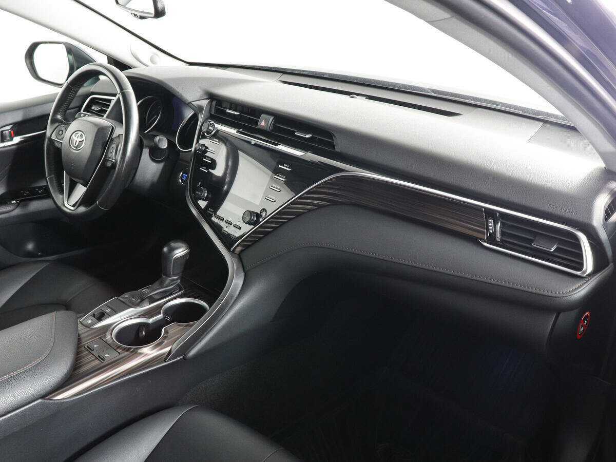 Toyota Camry с пробегом — 2020 год. Фото: #9