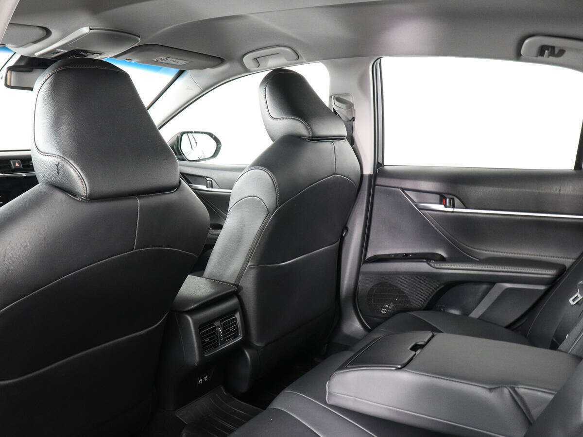 Toyota Camry с пробегом — 2020 год. Фото: #11