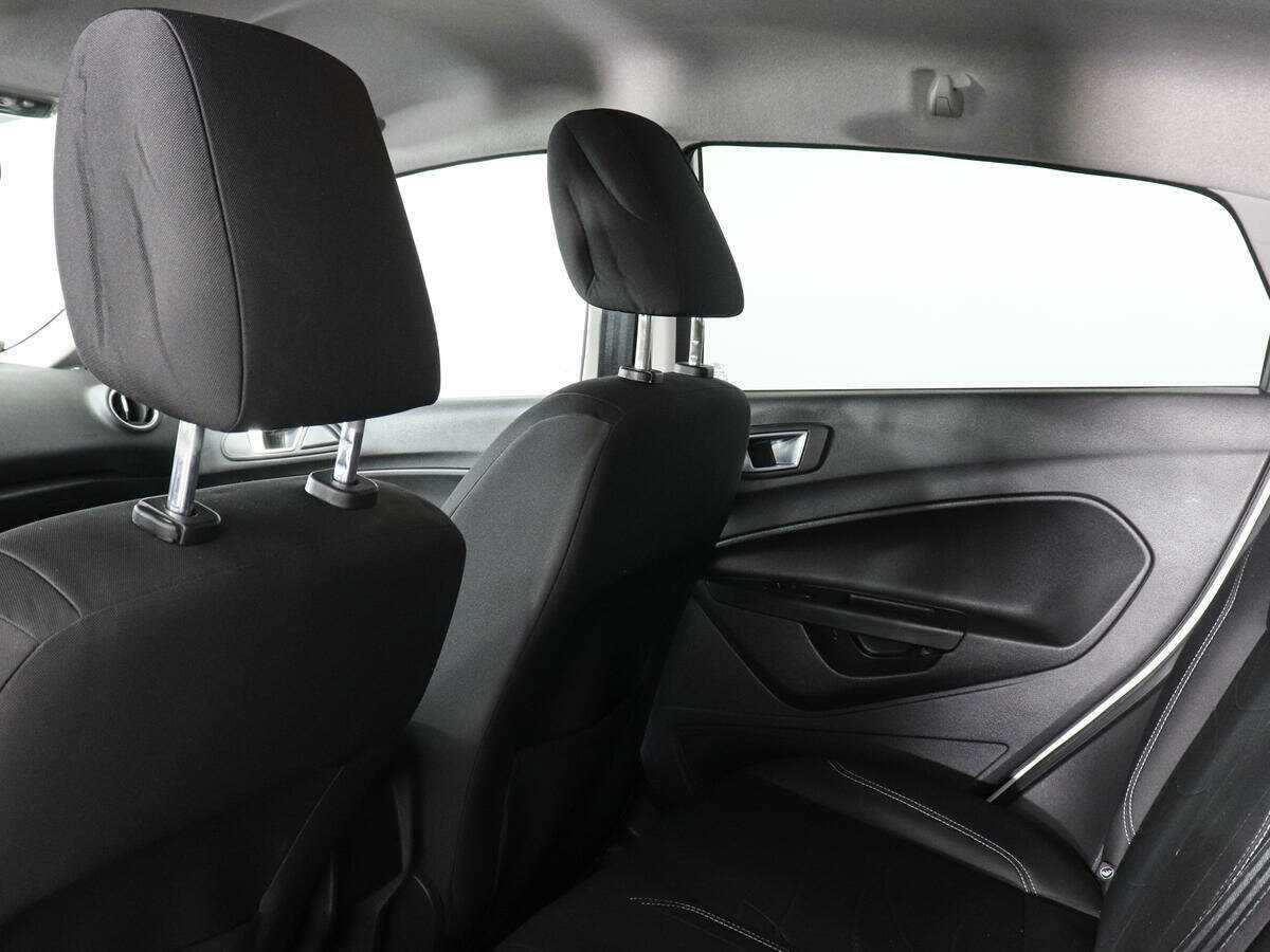 Ford Fiesta с пробегом — 2016 год. Фото: #9