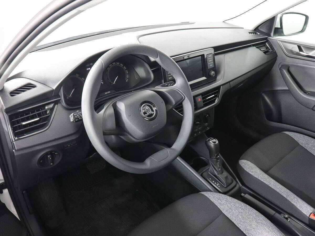 Skoda Rapid с пробегом — 2021 год. Фото: #8
