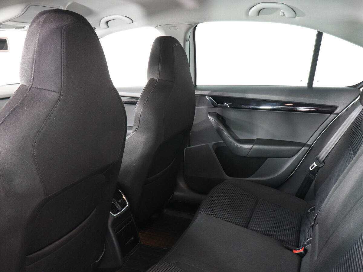 Skoda Octavia с пробегом — 2015 год. Фото: #11