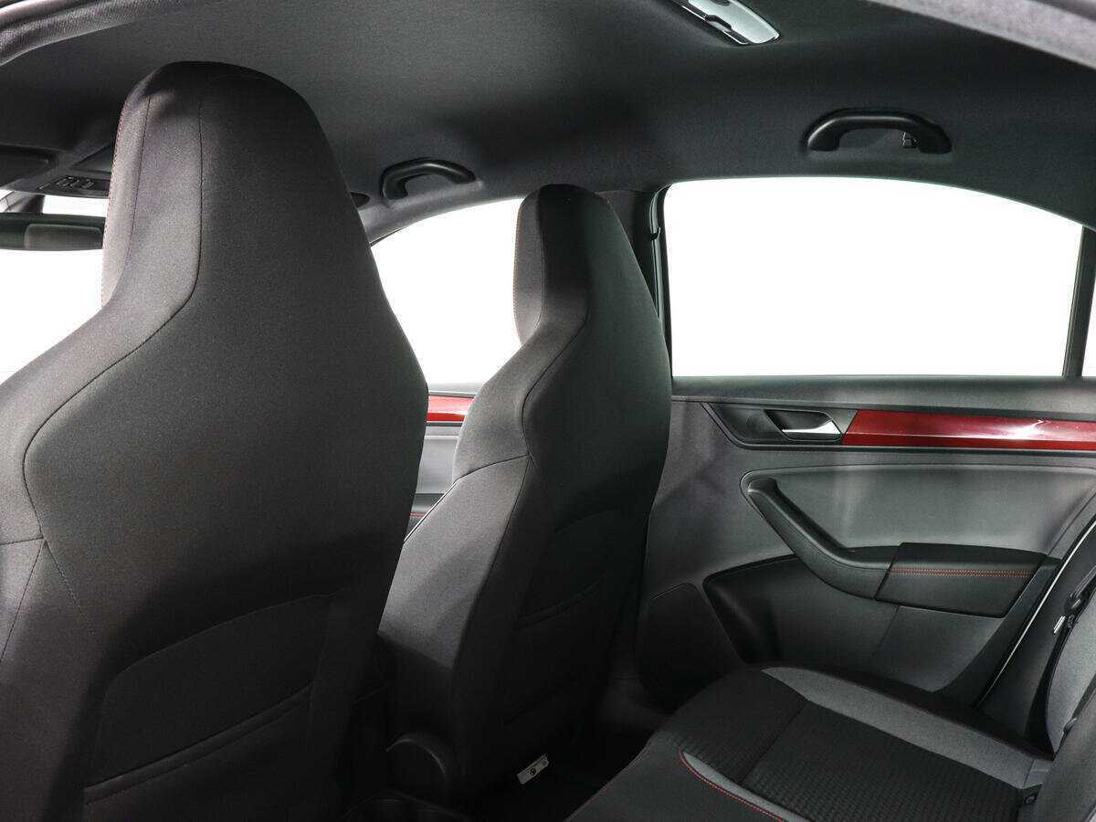 Volkswagen Polo с пробегом — 2021 год. Фото: #11