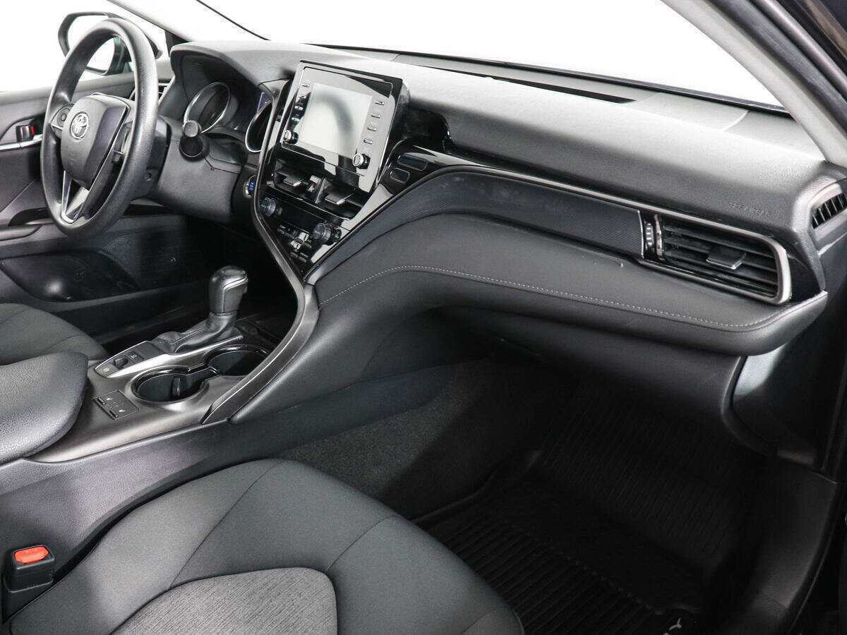 Toyota Camry с пробегом — 2021 год. Фото: #9