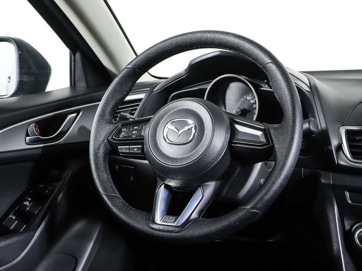 Mazda 3 с пробегом — 2017 год. Фото: #14