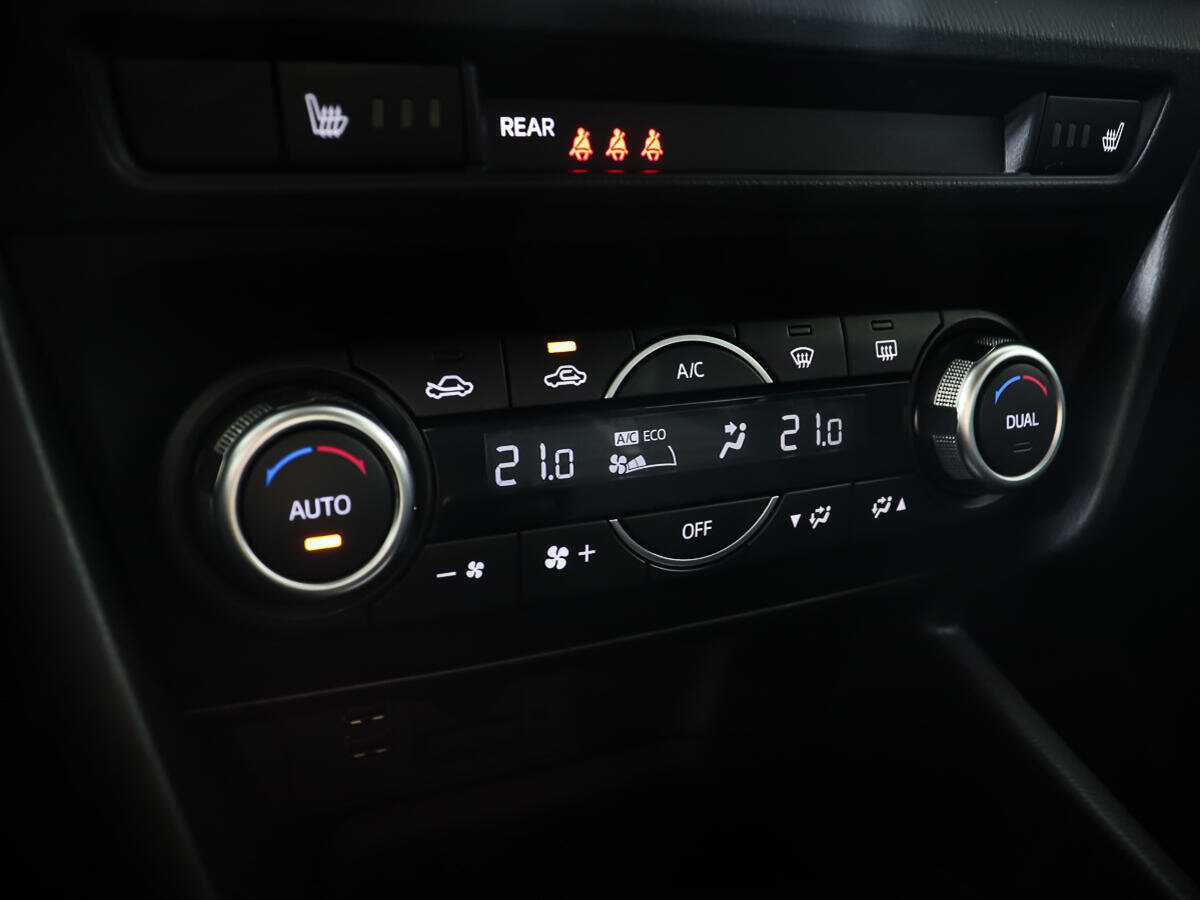 Mazda 3 с пробегом — 2017 год. Фото: #16