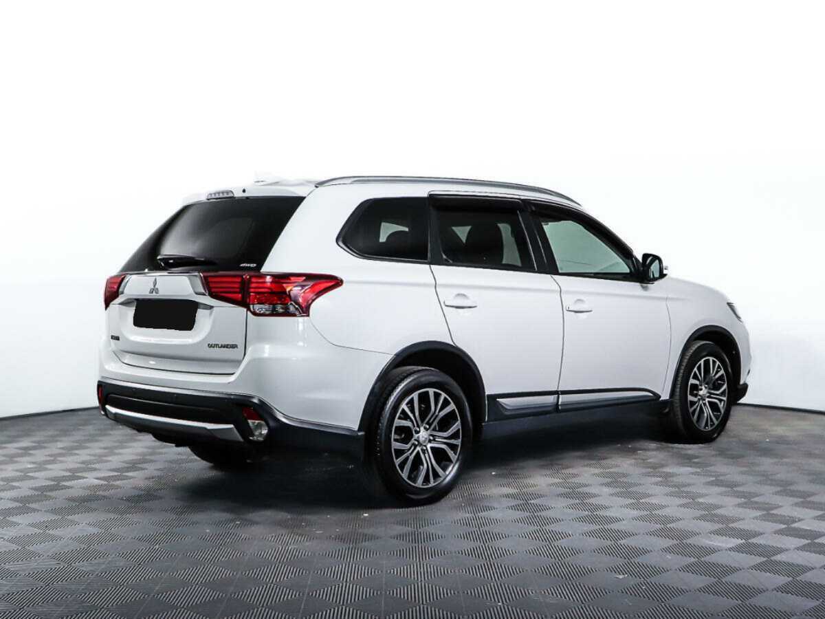 Mitsubishi Outlander с пробегом — 2017 год. Фото: #4