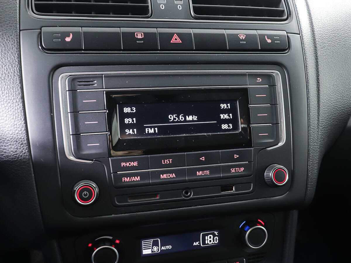 Volkswagen Polo с пробегом — 2017 год. Фото: #16