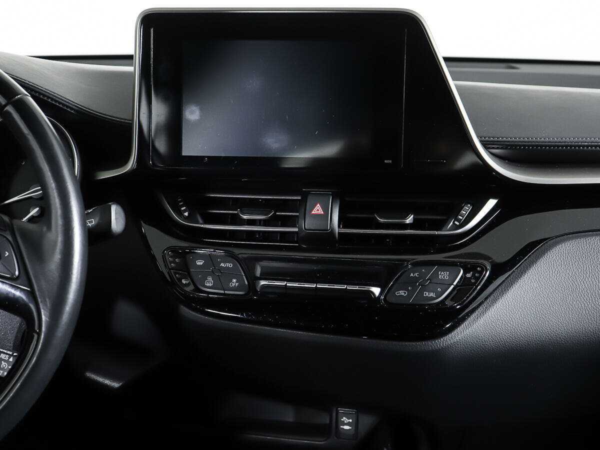 Toyota C-HR с пробегом — 2018 год. Фото: #11