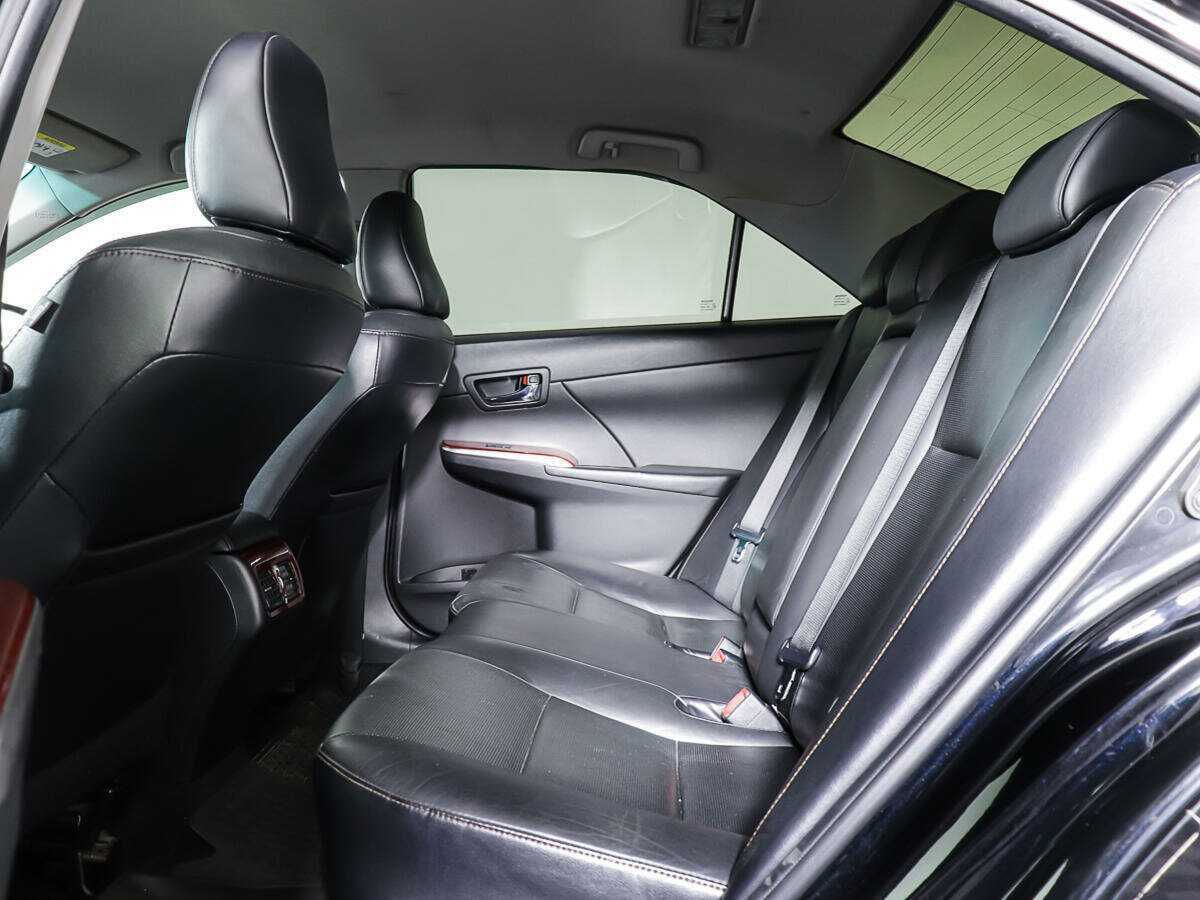 Toyota Camry с пробегом — 2014 год. Фото: #9