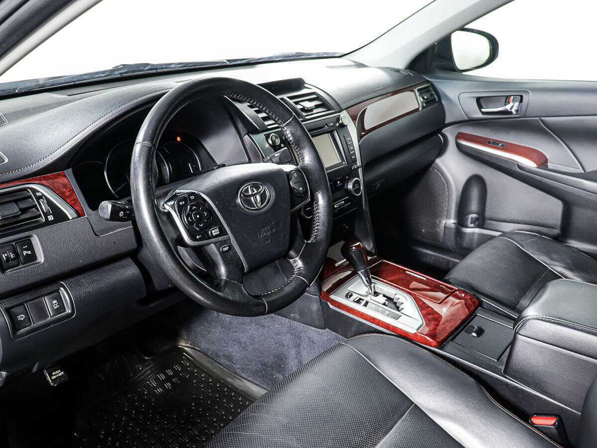 Toyota Camry с пробегом — 2014 год. Фото: #12